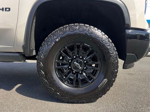 Used 2026 Chevrolet Silverado 2500 ZR2 w/ LPO, Dark Essentials Package image 3