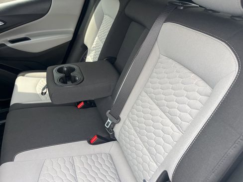 Used 2020 Chevrolet Equinox LS w/ LS Convenience Package image 11