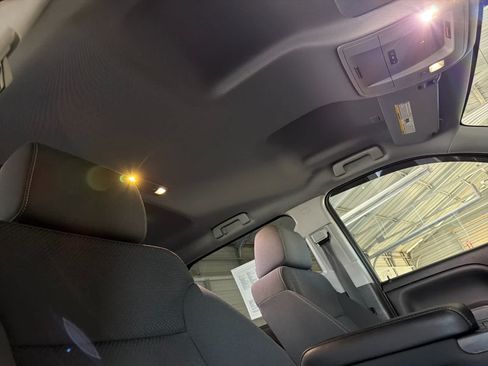 Used 2018 Chevrolet Silverado 1500 LT w/ LT Convenience Package RWD image 16