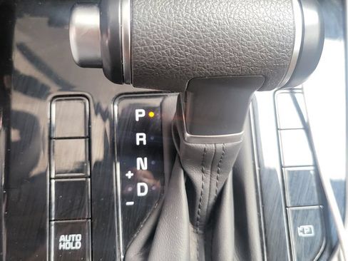 Used 2025 Kia Niro LX FWD image 6