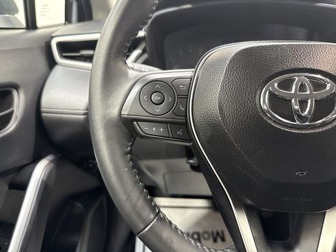 Used 2025 Toyota Corolla Cross LE FWD image 12