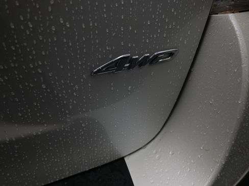 Used 2013 Toyota Highlander SE image 20