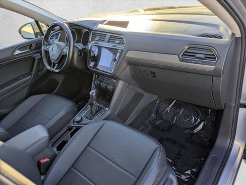 Used 2019 Volkswagen Tiguan SE image 20