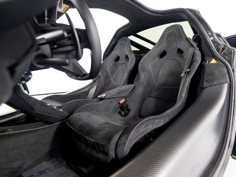 Used 2025 McLaren 750S RWD image 31