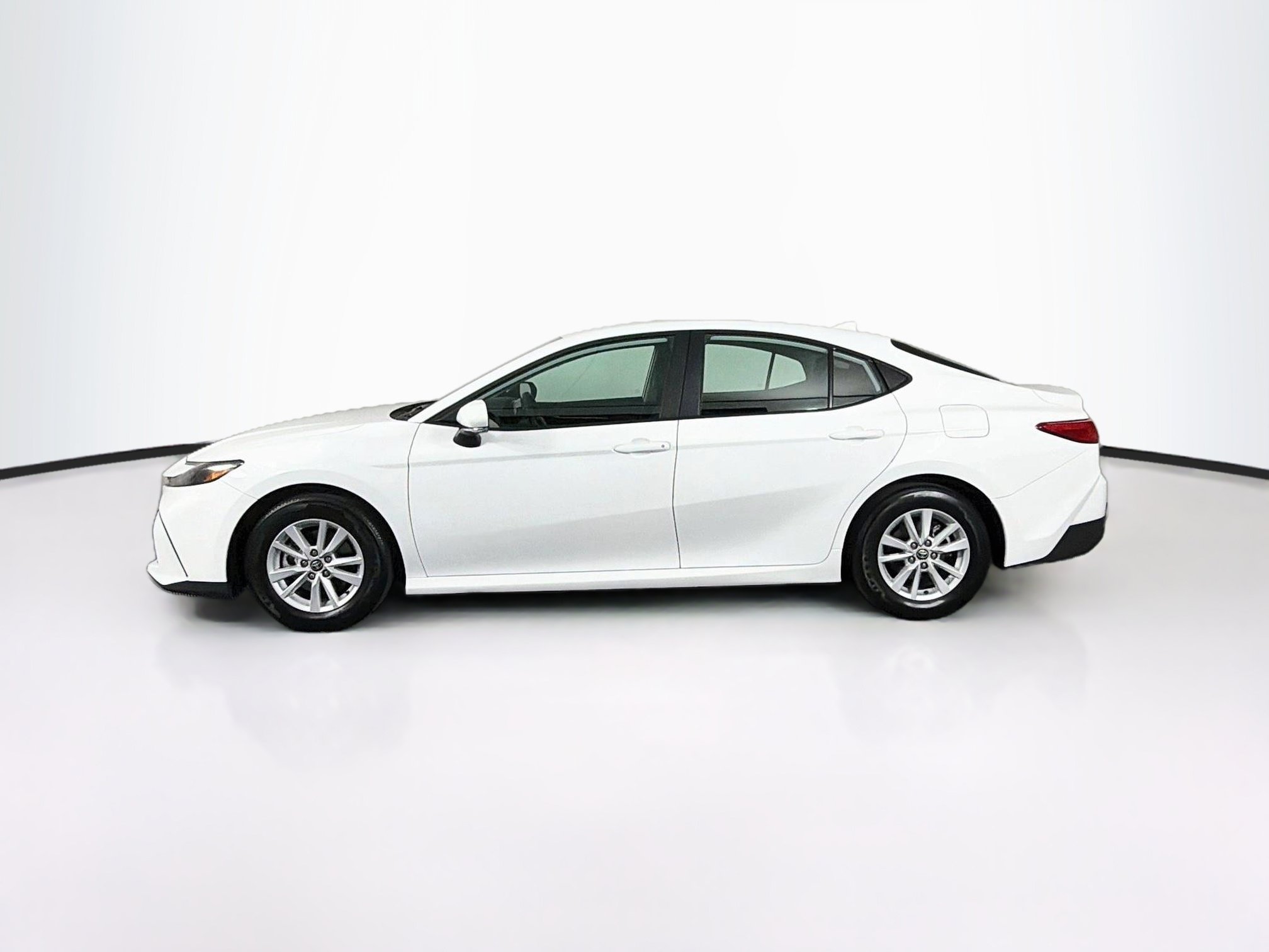 Used 2026 Toyota Camry LE FWD image 4