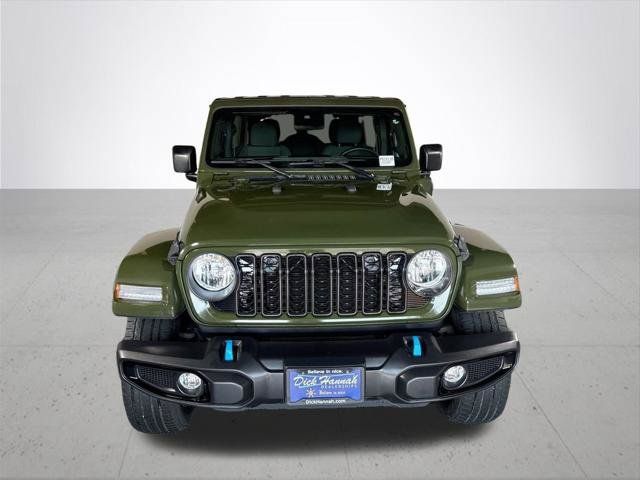 Certified 2024 Jeep Wrangler Unlimited AWD/4WD image 3
