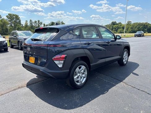 New 2026 Hyundai Kona SE image 3