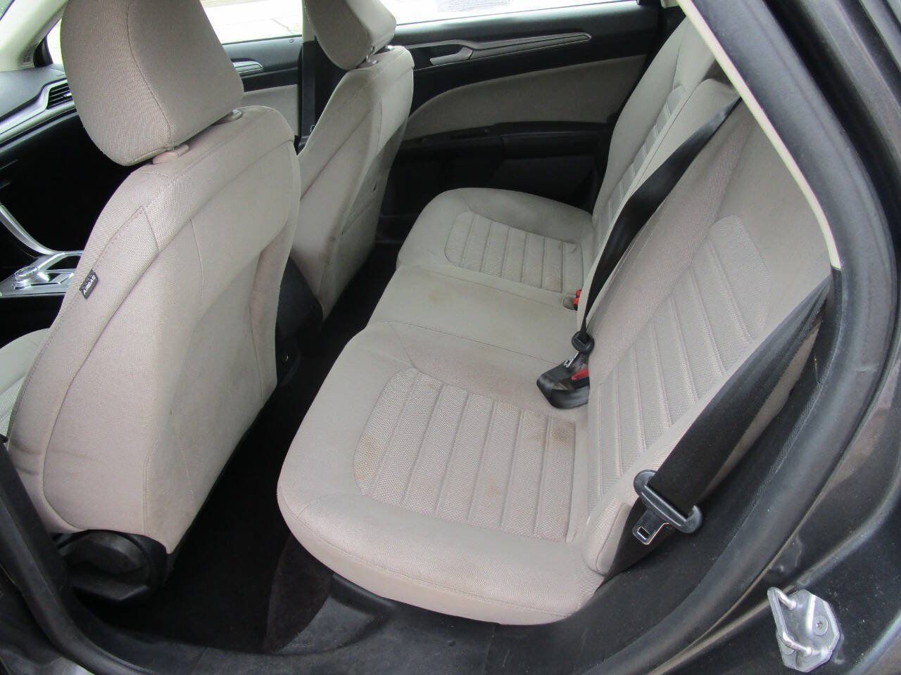 Used 2020 Ford Fusion S FWD image 9
