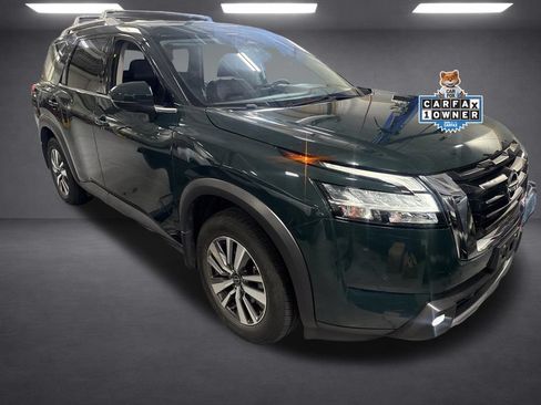 Used 2022 Nissan Pathfinder SL FWD image 2