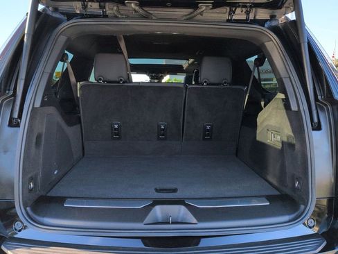 Certified 2025 Cadillac Escalade ESV Premium Luxury image 29