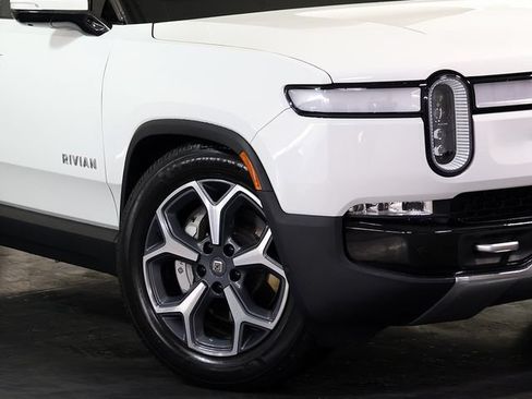 Used 2024 Rivian R1S Adventure Dual AWD/4WD image 8