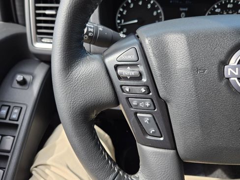 Used 2024 Nissan Frontier SL image 27