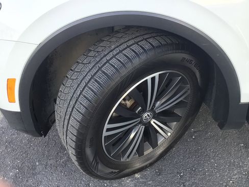 Used 2021 Volkswagen Tiguan SEL Premium R-Line image 17