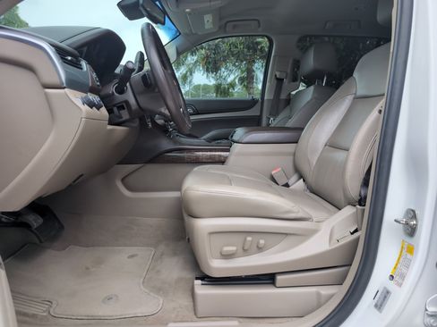 Used 2019 Chevrolet Tahoe LT AWD/4WD image 16