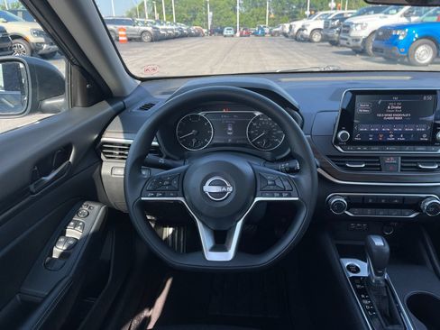 Used 2026 Nissan Altima 2.5 SV AWD/4WD image 16