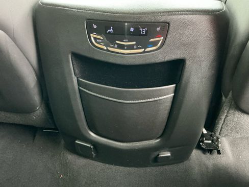 Used 2016 Cadillac Escalade Luxury image 29