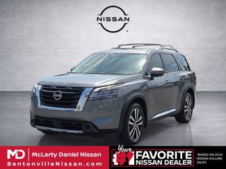 Used 2024 Nissan Pathfinder Platinum w/ Cargo Package AWD/4WD video 2