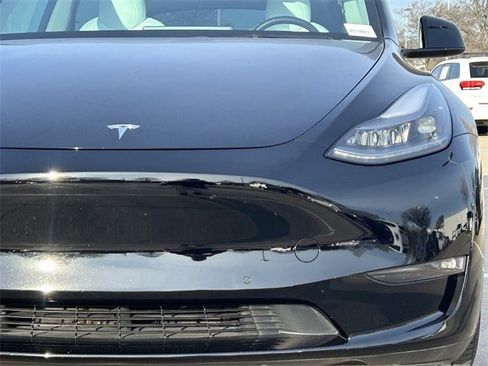 Used 2021 Tesla Model Y Performance image 9