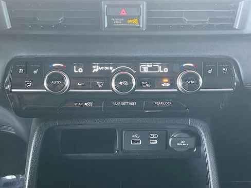 Used 2025 Honda Pilot Black Edition image 22