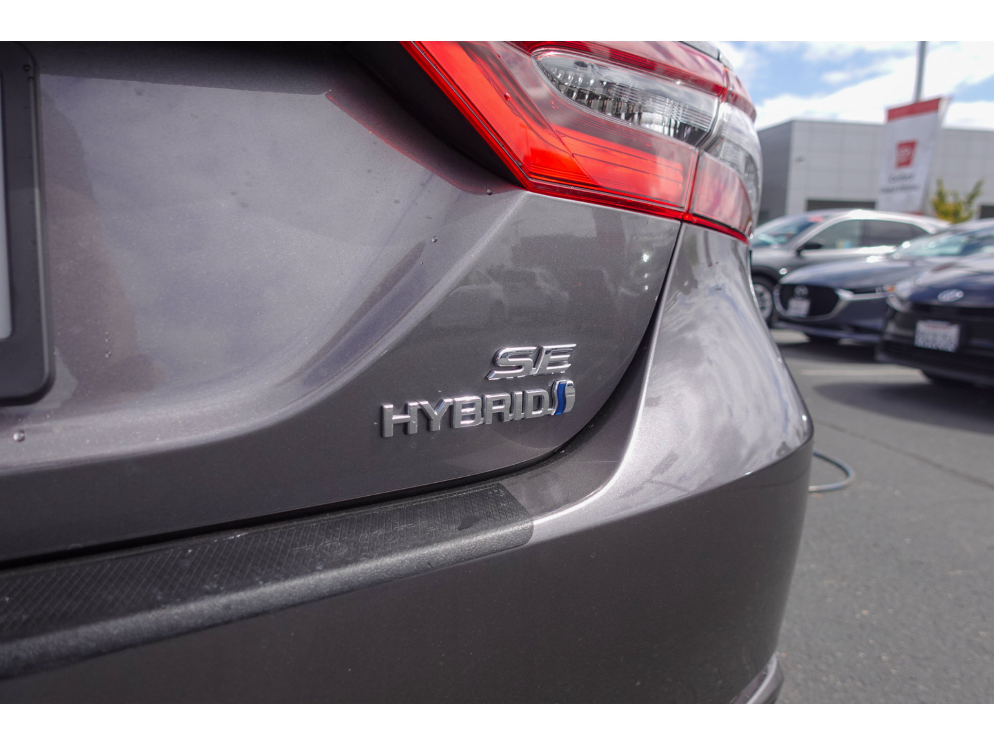 Used 2022 Toyota Camry SE FWD image 25