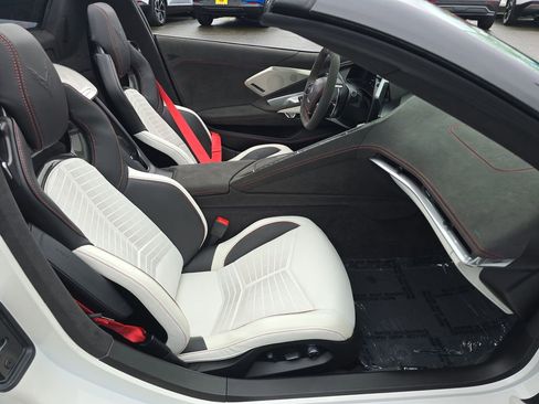 Certified 2023 Chevrolet Corvette Stingray Premium Conv w/ 3LT image 32