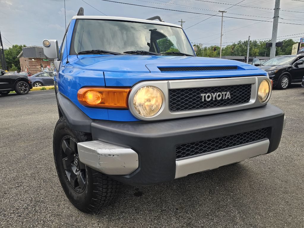Used 2007 Toyota FJ Cruiser 4WD w/ Upgrade Pkg 1 image 2