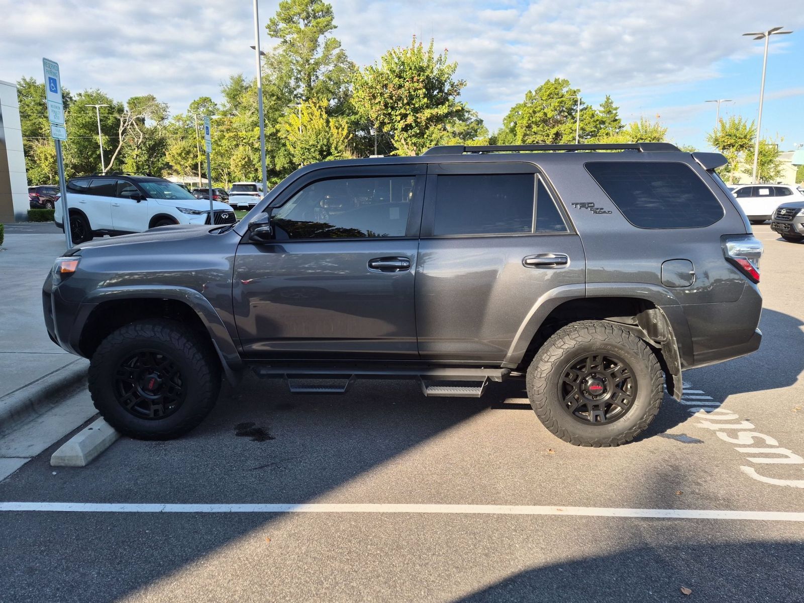 Used 2021 Toyota 4Runner TRD Off-Road Premium w/ Moonroof Package AWD/4WD image 6