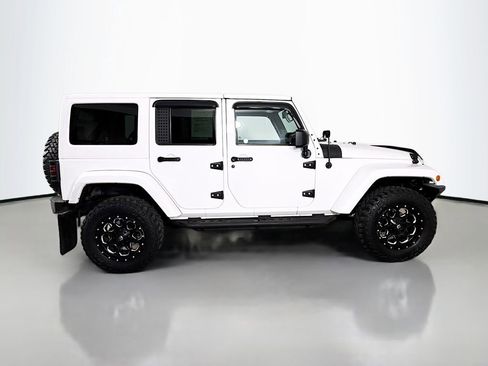Used 2014 Jeep Wrangler Unlimited Sahara AWD/4WD image 9