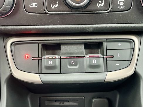 Used 2024 GMC Terrain Denali w/ Denali Premium Package image 17