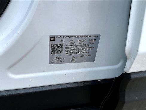 Used 2024 Chevrolet Equinox LT AWD/4WD image 21