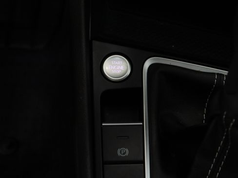 Used 2025 Volkswagen Jetta SE image 18