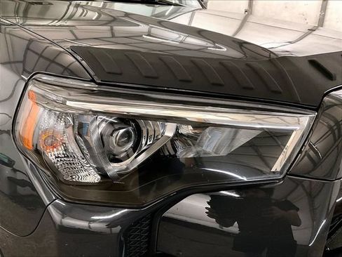 Used 2024 Toyota 4Runner SR5 AWD/4WD image 28