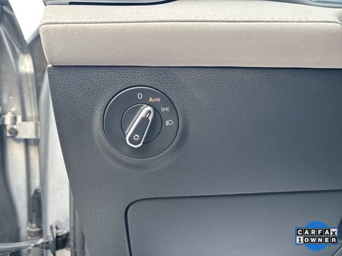 Used 2025 Volkswagen Taos SE image 63