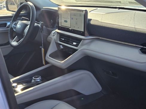 New 2026 Ford Explorer Active w/ Active Comfort Package image 7