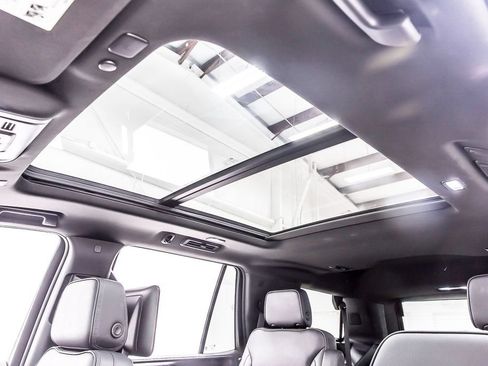 Used 2021 GMC Yukon Denali w/ LPO, Illumination Package RWD image 16