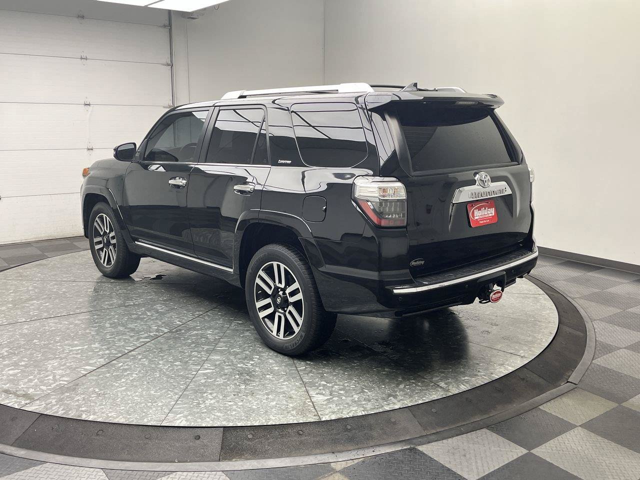 Used 2017 Toyota 4Runner Limited AWD/4WD image 2