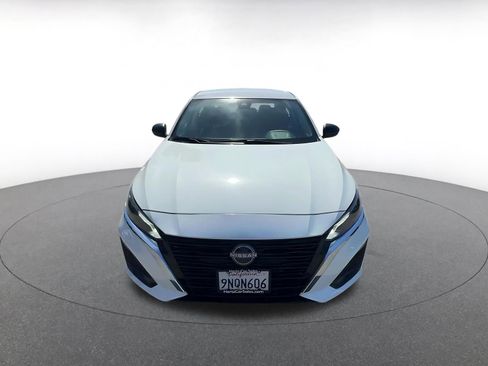 Used 2025 Nissan Altima 2.5 SV image 4