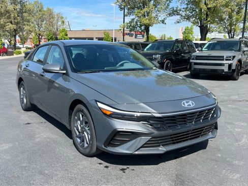 New 2026 Hyundai Elantra Blue image 4