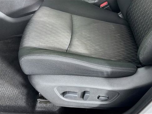 Used 2020 Nissan Rogue SV w/ Premium Package image 20