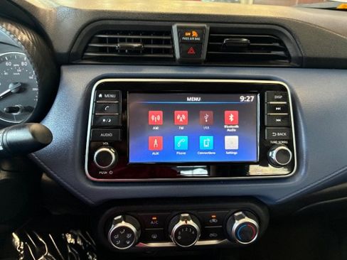 Used 2024 Nissan Versa SV FWD image 23