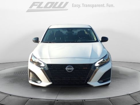 New 2025 Nissan Altima 2.5 SR image 2