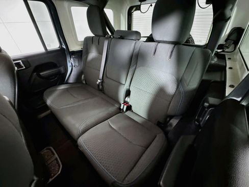 Used 2025 Jeep Wrangler Unlimited Rubicon 4xe w/ Safety Group AWD/4WD image 21