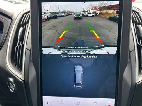 Used 2022 Ford Edge SEL w/ Sport Appearance Package image 28