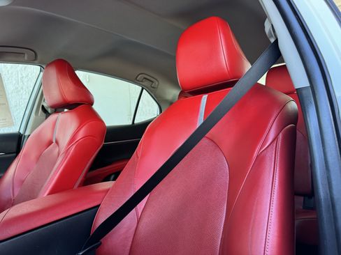 Used 2022 Toyota Camry XSE FWD image 13