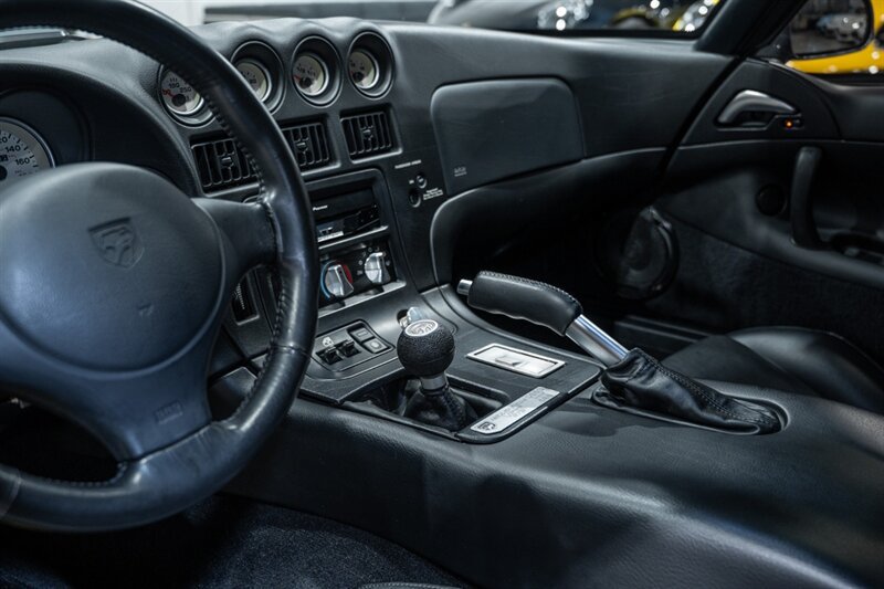 Used 2000 Dodge Viper GTS RWD image 47
