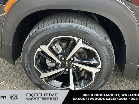 Used 2023 Chevrolet TrailBlazer RS w/ Sun and Liftgate Package AWD/4WD image 8