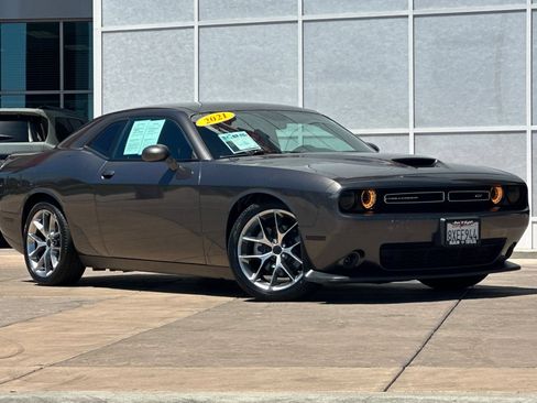 Used 2021 Dodge Challenger GT RWD image 2