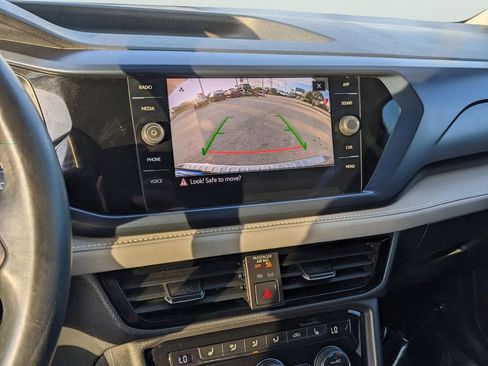 Certified 2024 Volkswagen Taos SE image 21