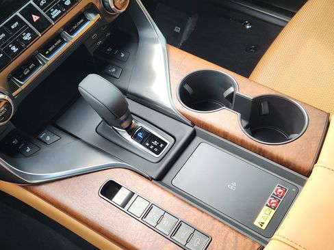 New 2025 Lexus LX 700h Luxury image 17