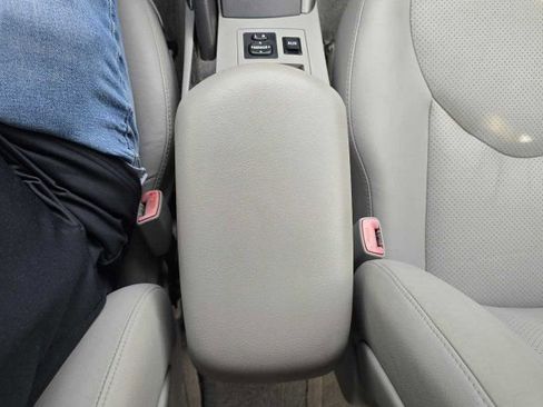 Used 2009 Toyota RAV4 Limited image 25